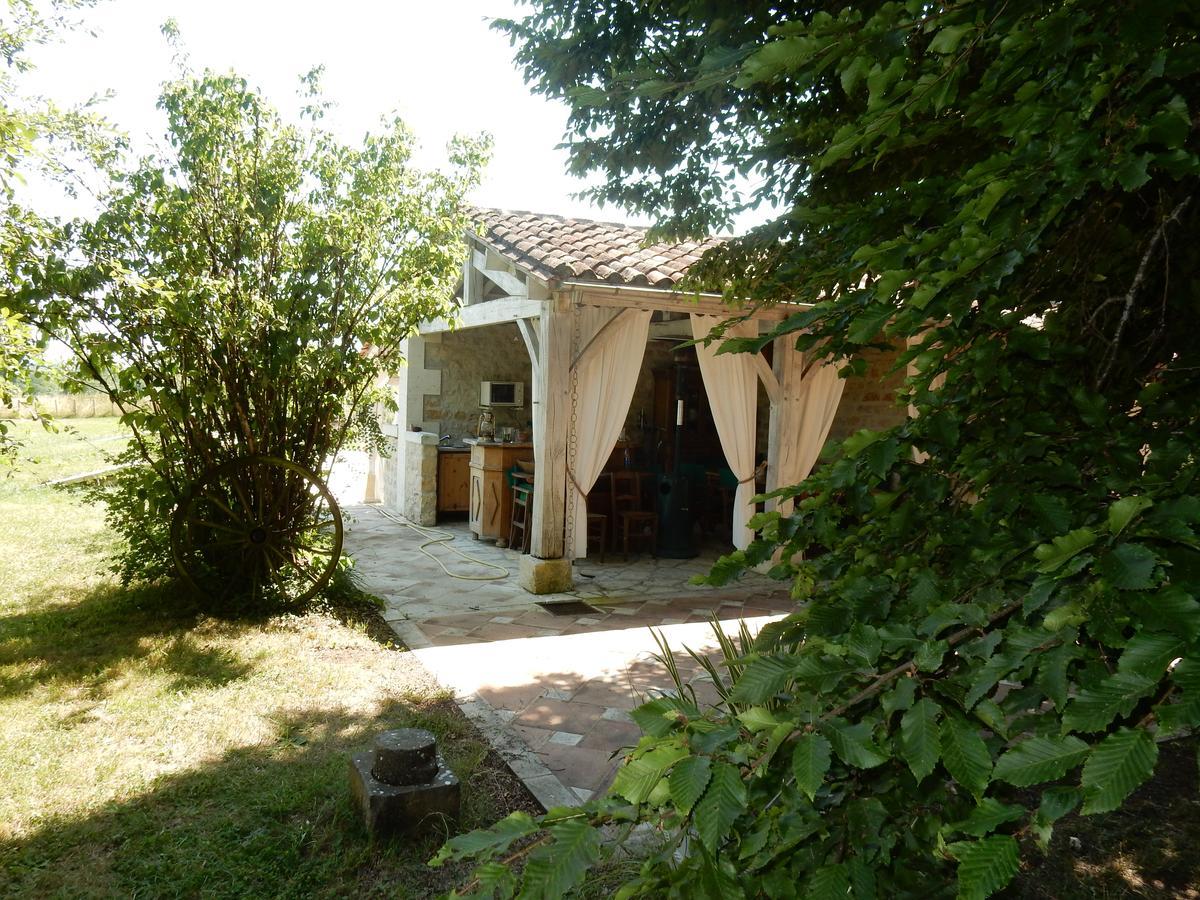 La Faisanderie 16 Edon Exterior photo